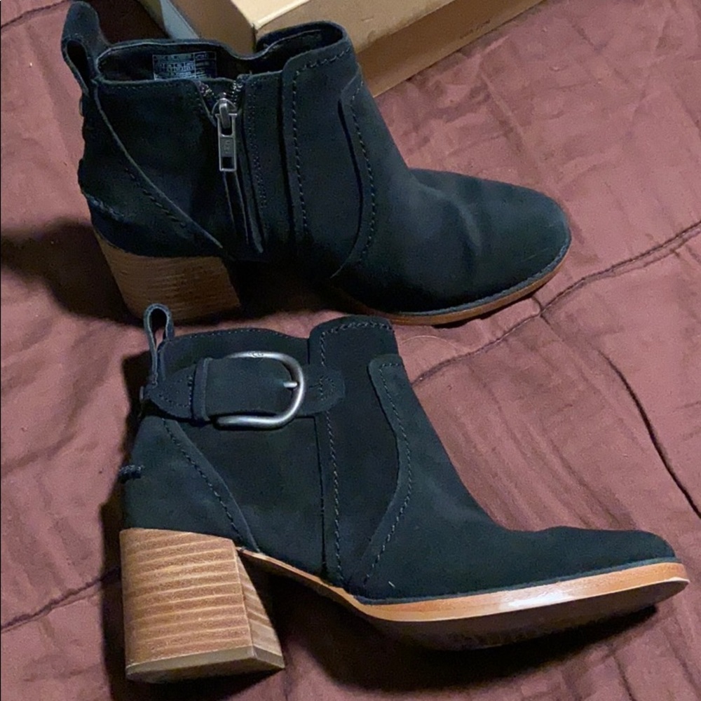 Ugg Brand. Euc! - image 6